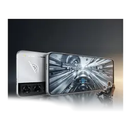Smartphone gamer Titanium Gold com tela inteira, traseira prateada texturizada, câmera dupla horizontal e gatilhos Neo Triggers 5.0 destacados