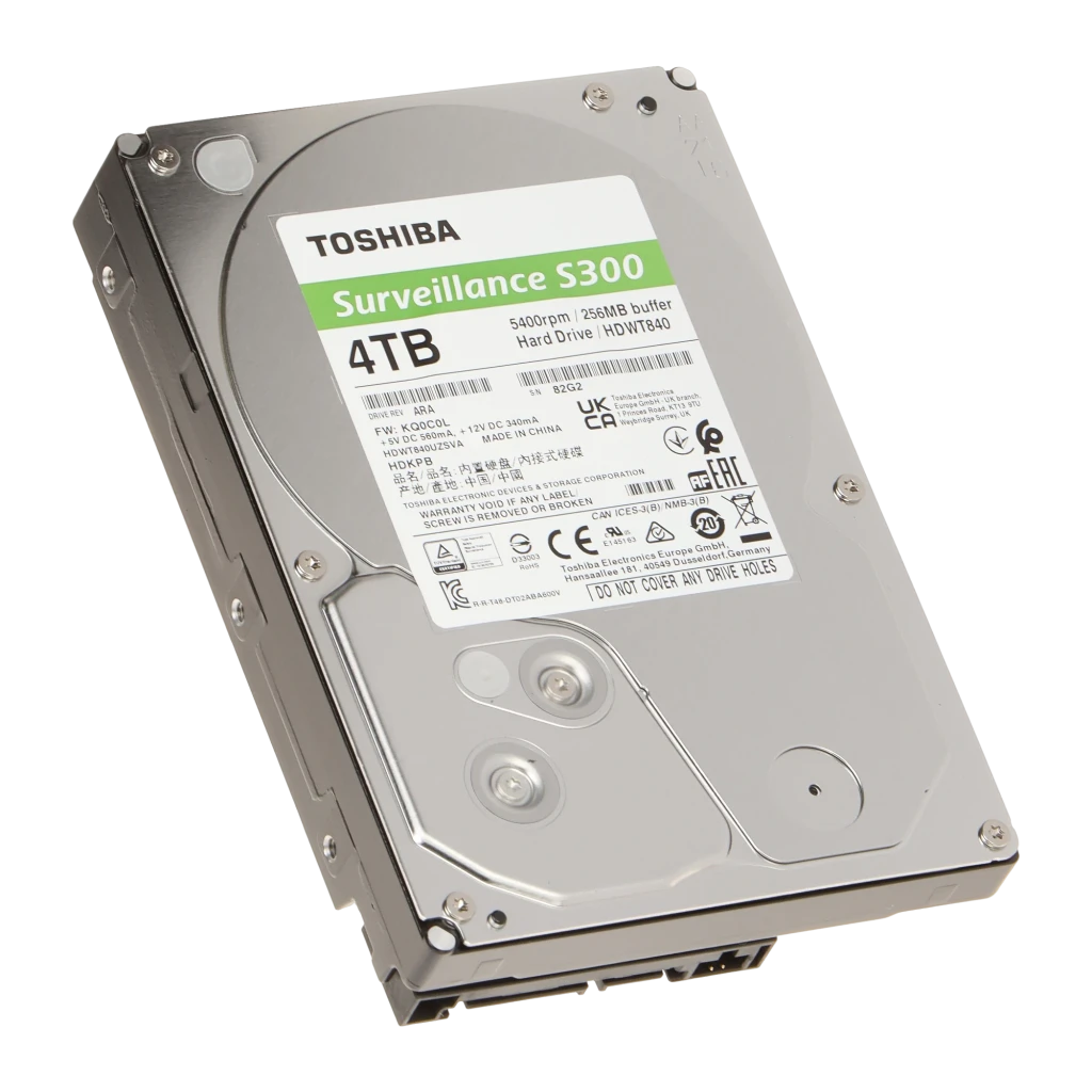 Toshiba S300 Surveillance 4TB, vue de face en angle: étiquette avec logo, icône œil et capacité 4TB visibles - Ítem2