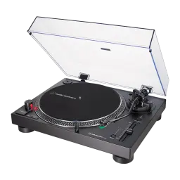 Audio-Technica AT-LP120X noir, vue en perspective: couvercle acrylique ouvert, plateau avec tapis et bras avec cellule