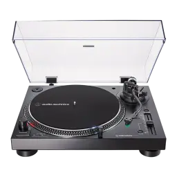 Audio-Technica AT-LP120X noir, vue frontale en hauteur: couvercle ouvert, plateau éclairé, bouton START/STOP et sélecteur