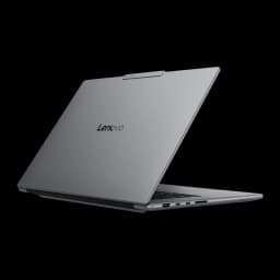 Lenovo Yoga Pro 7 15IPH11 1TB gris, vue arrière en angle: couvercle avec logo Lenovo et ports latéraux droits visibles