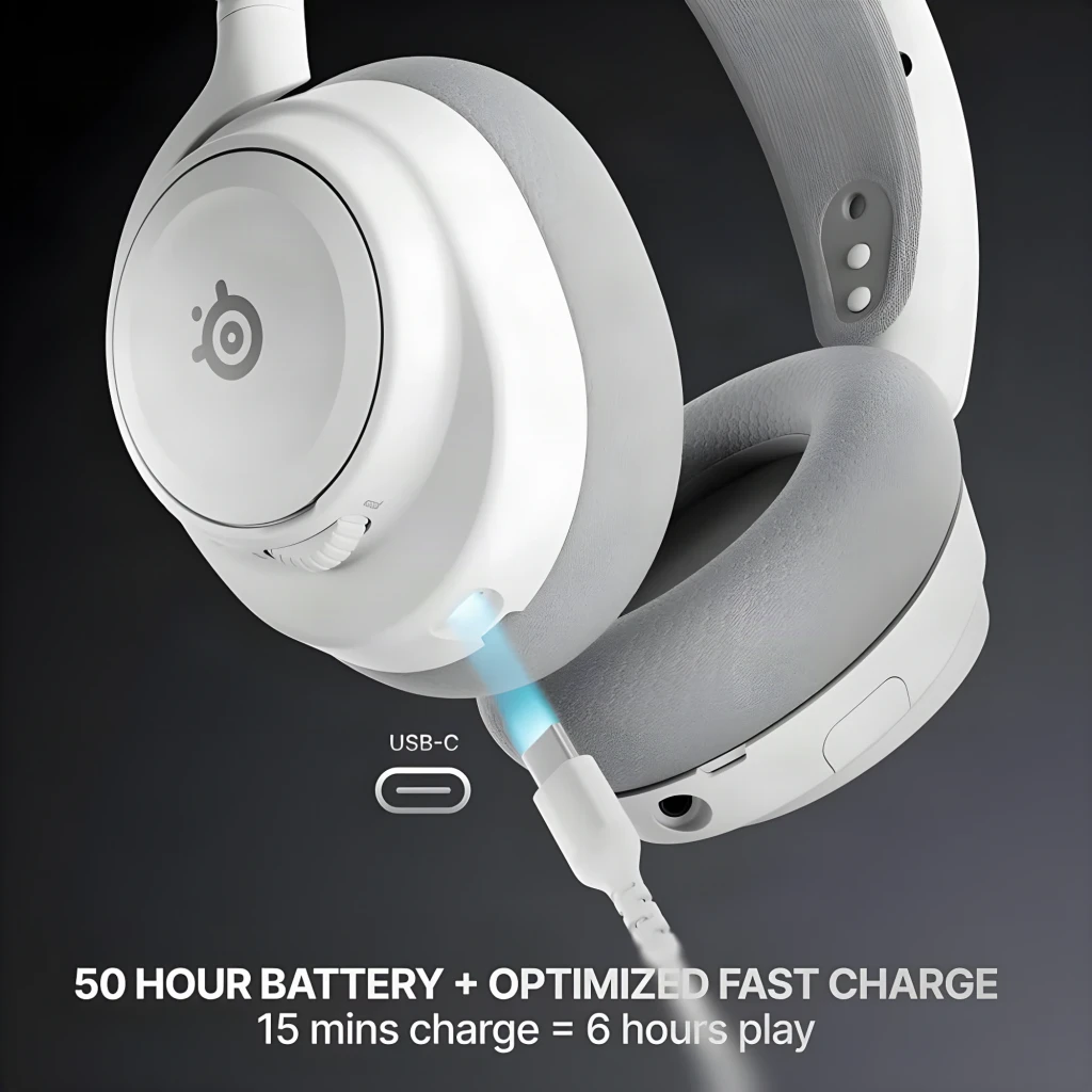 SteelSeries Arctis Nova 7 Wireless Gen 2 blanco, vista lateral: auriculares con logo y receptor USB-C incluido - Ítem3