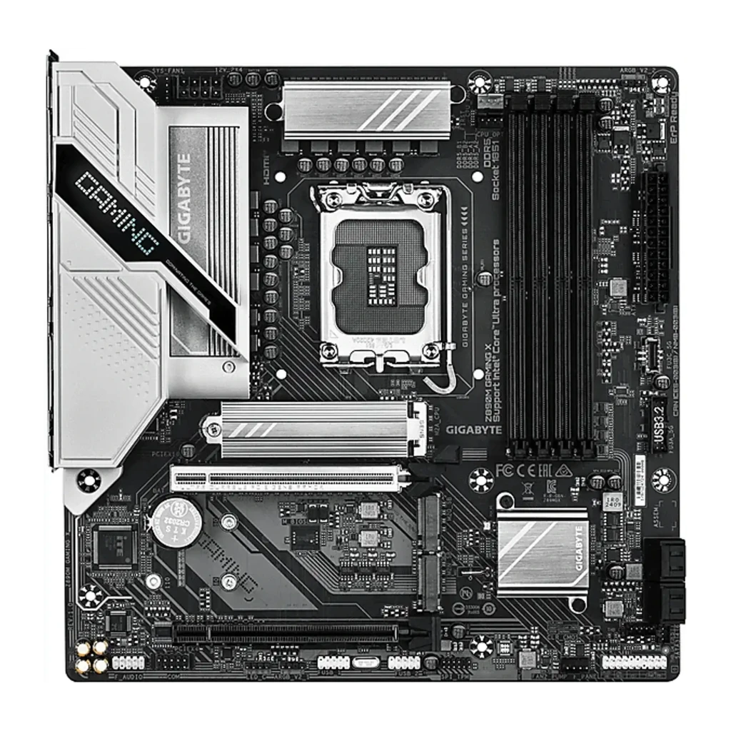 Gigabyte Z890M Gaming X Preto, vista com caixa: placa-mãe preta e prateada ao lado da embalagem laranja e preta - Item5