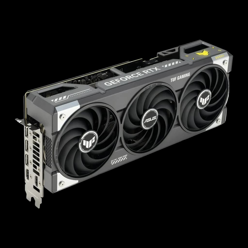 ASUS TUF Gaming GeForce RTX 5070 OC 12GB Negro Gris, vista lateral en ángulo: puertos de salida de vídeo y tres ventiladores