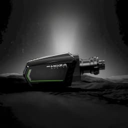 Moza Racing Base R16 V2 Preto, vista lateral: corpo preto com detalhes verdes, logo e eixo de conexão visíveis