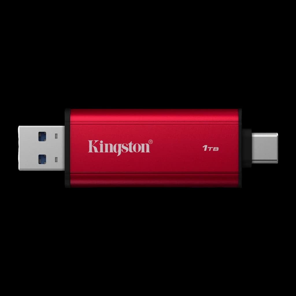 Kingston SPSD 1TB preto vermelho, vista lateral: corpo vermelho com logo, conector USB-A esquerda e USB-C direita visíveis