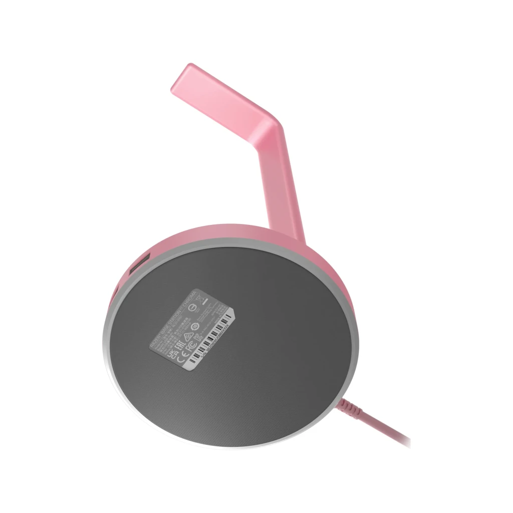 Razer Base Station V2 Chroma Rosa, vista em ângulo: suporte rosa com iluminação RGB Chroma na base e portas USB visíveis - Item3