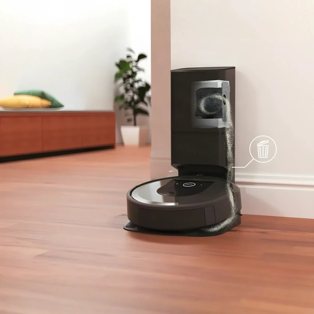 iRobot Roomba Combo i8+ preto, vista frontal: robô sobre base de esvaziamento automático com botão Clean visível - Item5