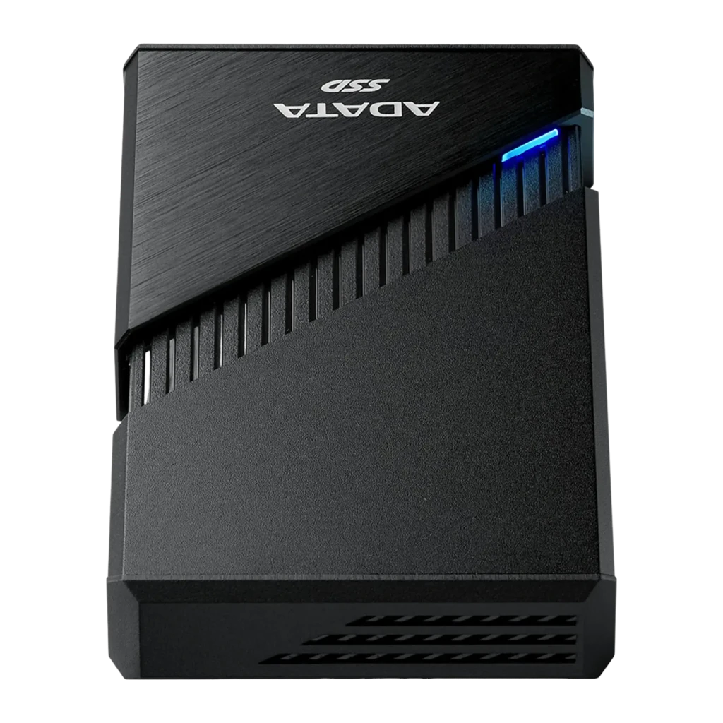ADATA SE920 1TB preto, vista diagonal: carcaça bicolor com acabamento escovado, grades e LED azul lateral - Item1