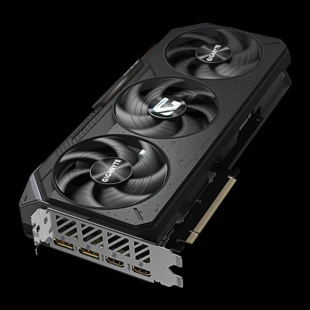 GIGABYTE Radeon RX 9070 GRE Gaming OC 12GB noir, vue angulaire basse: trois ventilateurs et ports DisplayPort et HDMI