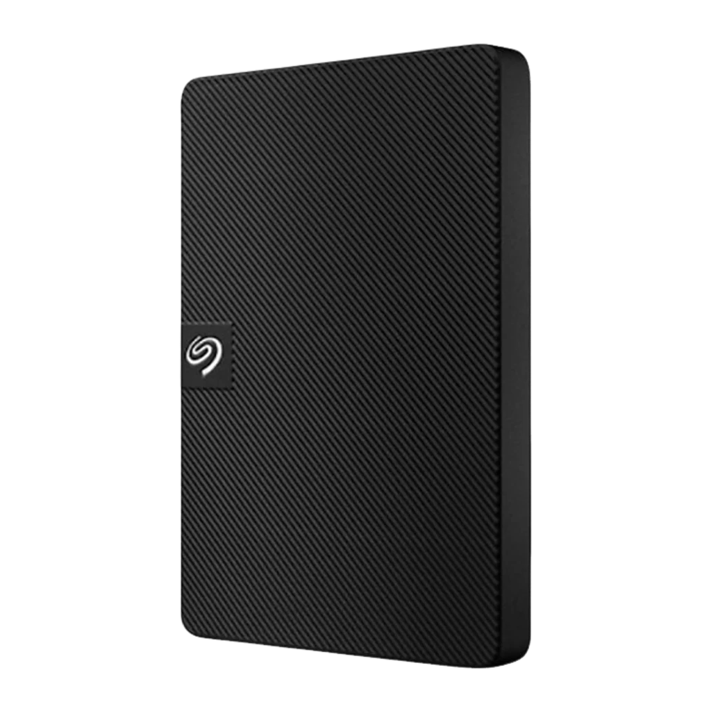 Seagate Expansion STKN5000400 5TB preto, vista frontal: superfície texturizada diagonal e logótipo Seagate no canto inferior - Item1