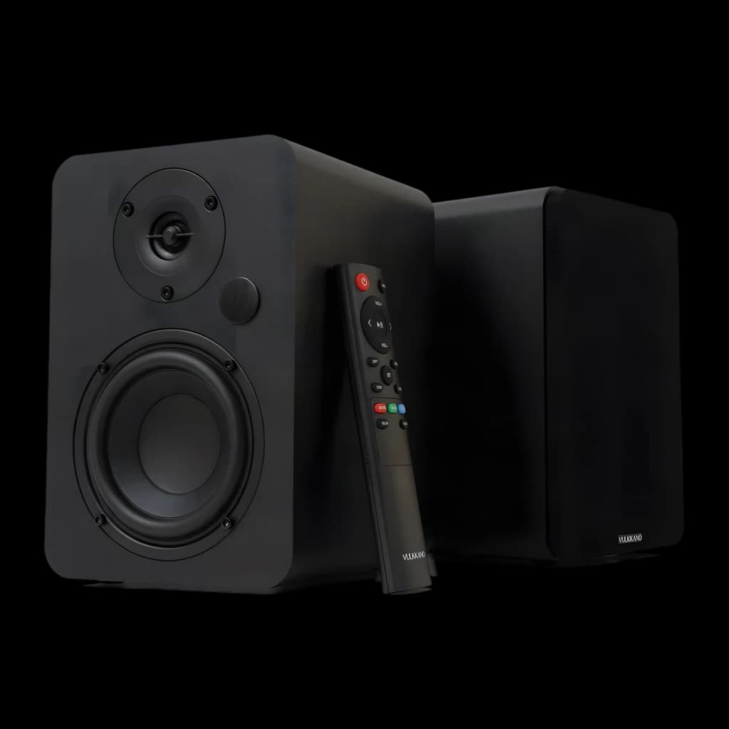Vulkkano A4 ARC MKII negro, vista frontal: par de altavoces con mando a distancia, woofer y tweeter visibles