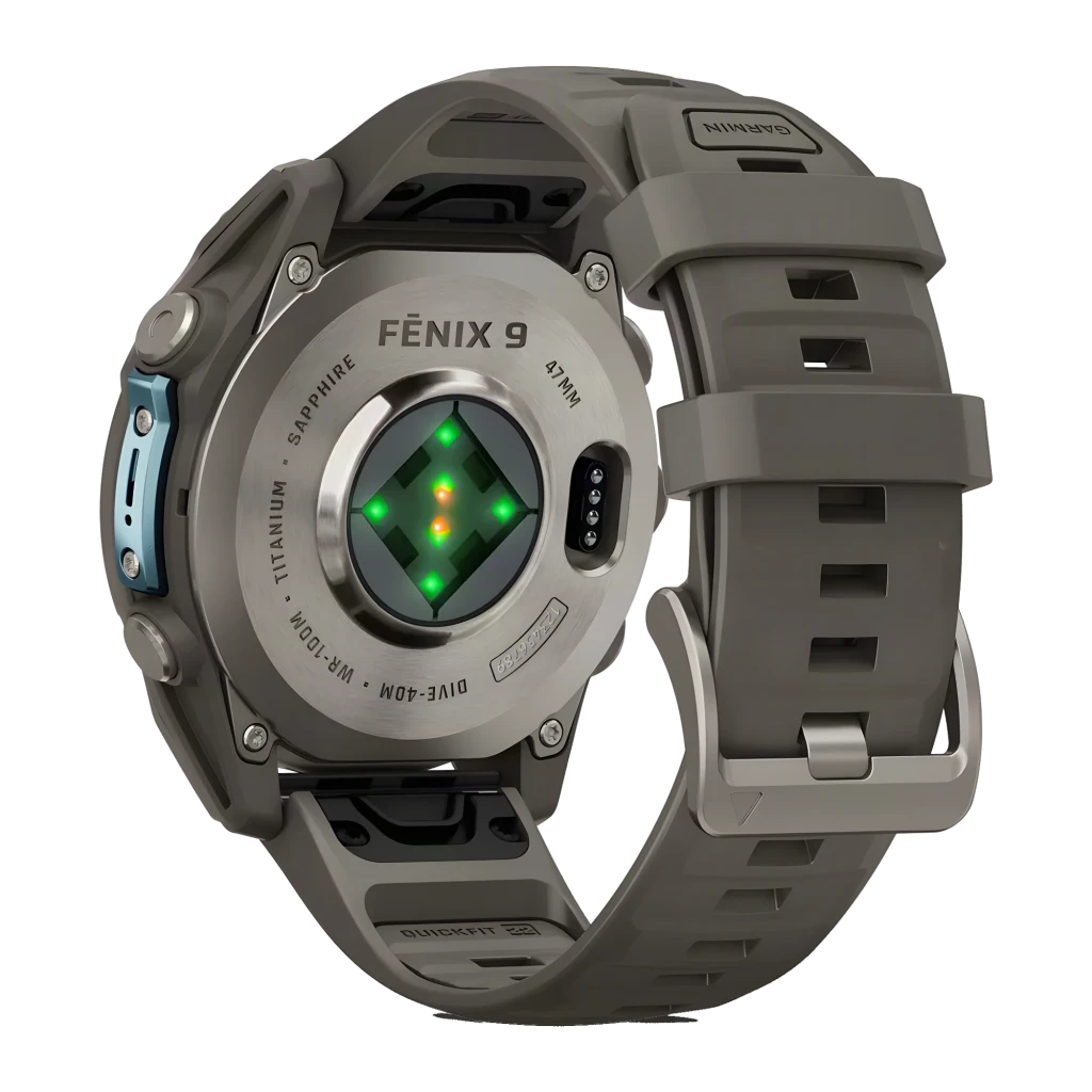 Garmin fenix 9 47mm AMOLED gris, vista en ángulo: pantalla AMOLED encendida con hora, altitud y pasos visibles, caja titanio - Ítem4