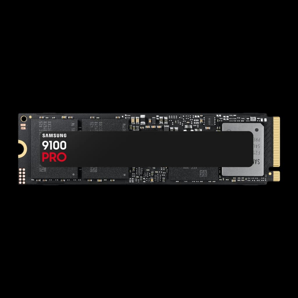 Samsung SSD 9100 Pro NVMe M.2 8TB preto, vista frontal: PCB preto com etiqueta central e conector dourado M.2