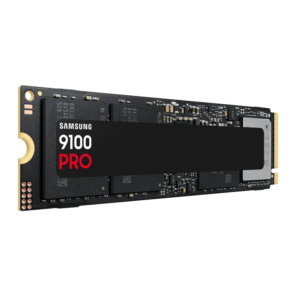 Samsung SSD 9100 Pro NVMe M.2 8TB negro, vista frontal: PCB negro con etiqueta central y conector dorado M.2 - Ítem2