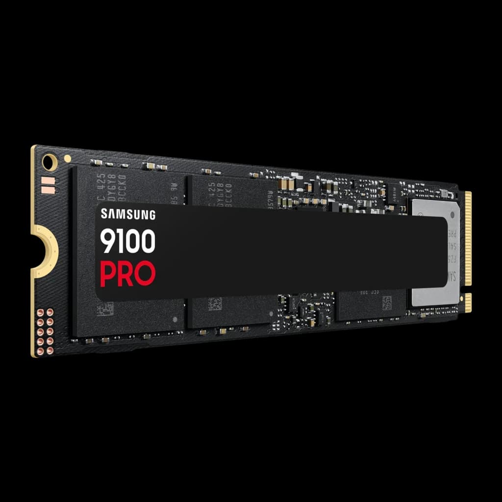 Samsung SSD 9100 Pro NVMe M.2 8TB preto, perspectiva superior: etiqueta 9100 PRO em destaque e extremidade esquerda do PCB