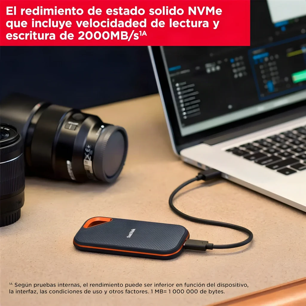 SanDisk SSD Extreme Pro V2 4TB negro naranja, vista frontal: superficie texturizada con puntos, asa naranja en esquina - Ítem4