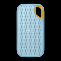 SanDisk Extreme Portable V2 2TB bleu, vue de face: surface perforée avec logo et mousqueton doré dans le coin supérieur