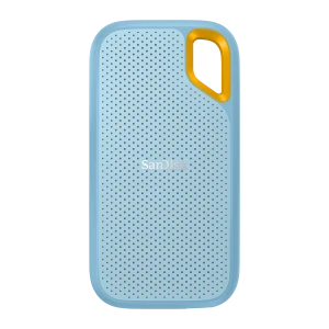 SanDisk Extreme Portable V2 2TB bleu, vue de face: surface perforée avec logo et mousqueton doré dans le coin supérieur