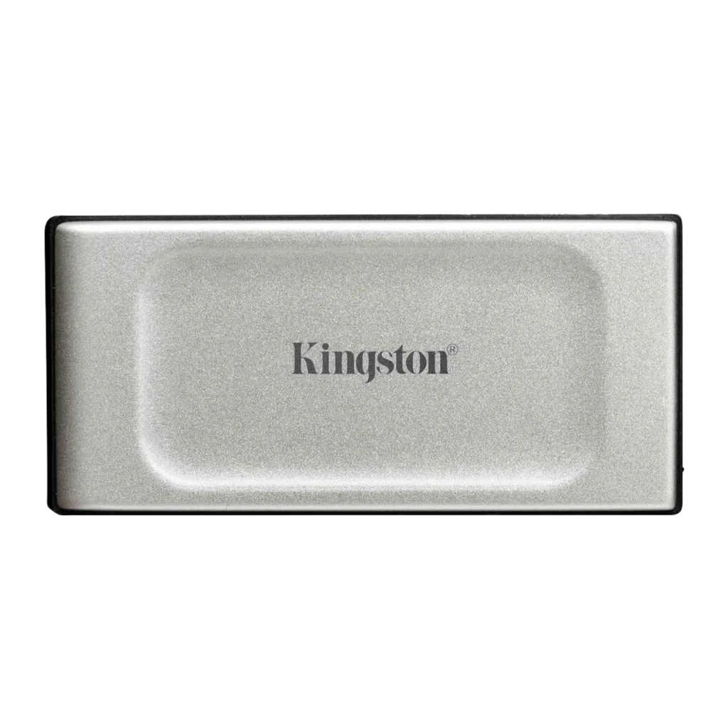 Kingston XS2000 1TB noir argent, vue de face: face supérieure plate avec logo Kingston centré et finition métallique argentée