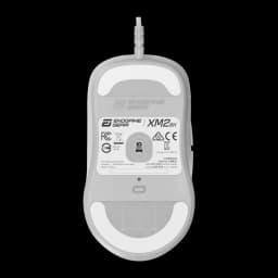 Endgame Gear XM2 8K blanco, vista inferior: sensor óptico, pies deslizantes y etiqueta XM2 8K