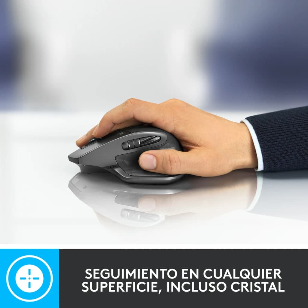 Logitech Rato MX Master 2S Grafite, uso: mão segurando o rato sobre superfície de vidro