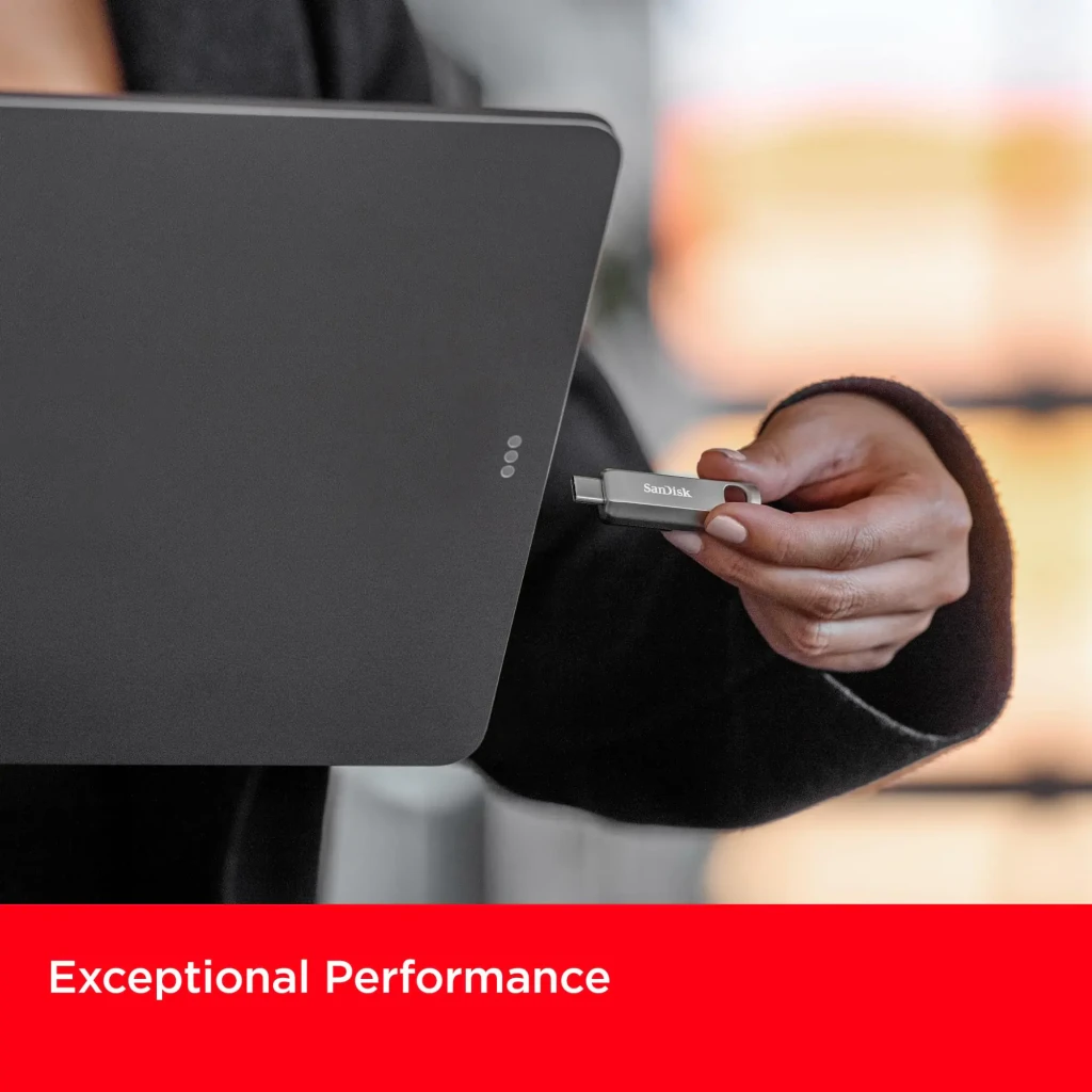 SanDisk Ultra Luxe 256GB USB-C plata, vista lateral: conector USB-C desplegado y aro llavero en cuerpo metálico - Ítem4