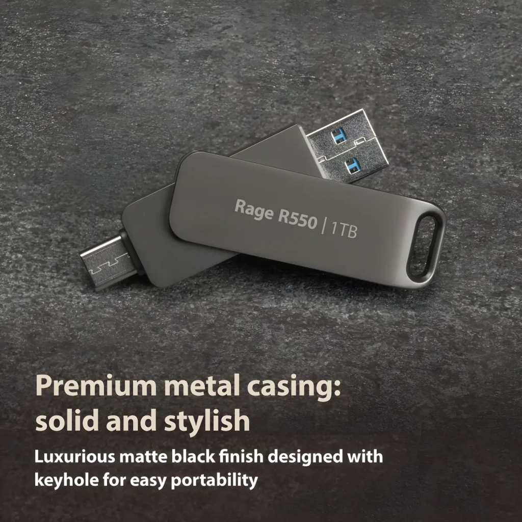 Patriot Rage R550 1TB negro, vista angular: conectores USB-A y USB-C desplegados mostrando diseño swivel giratorio - Ítem4
