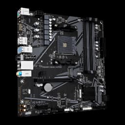 Gigabyte A520M DS3H WIFI6E, vista angular: socket AM4, slots DDR4, PCIe e painel traseiro com portas visíveis