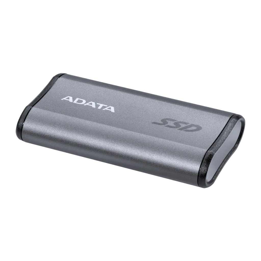 ADATA SE880 500GB gris, vista superior en ángulo: cuerpo compacto con puerto USB-C visible en el extremo