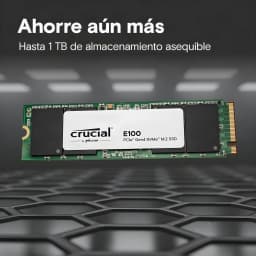 Crucial E100 480GB M.2 NVMe, vista lateral: SSD flotando sobre superficie hexagonal con etiqueta blanca y PCB verde