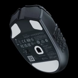 Razer Naga V2 Hyperspeed noir, vue du dessous: capteur optique 30K DPI, patins blancs et étiquette technique