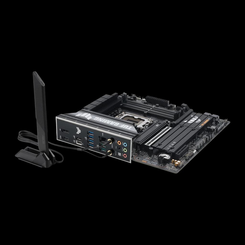 ASUS TUF Gaming B860M-Plus WiFi noir, vue latérale: panneau arrière avec ports USB, audio et antenne WiFi externe connectée