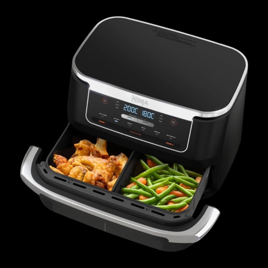 Ninja AF550EU freidora aire 6.6L negro, vista superior 3/4: cajón abierto con pollo frito y verduras en dos zonas