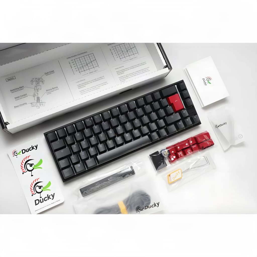 Ducky Mecha Pro SF RGB MX Black noir, contenu boîte: clavier, keycaps rouges supplémentaires, stickers et accessoires