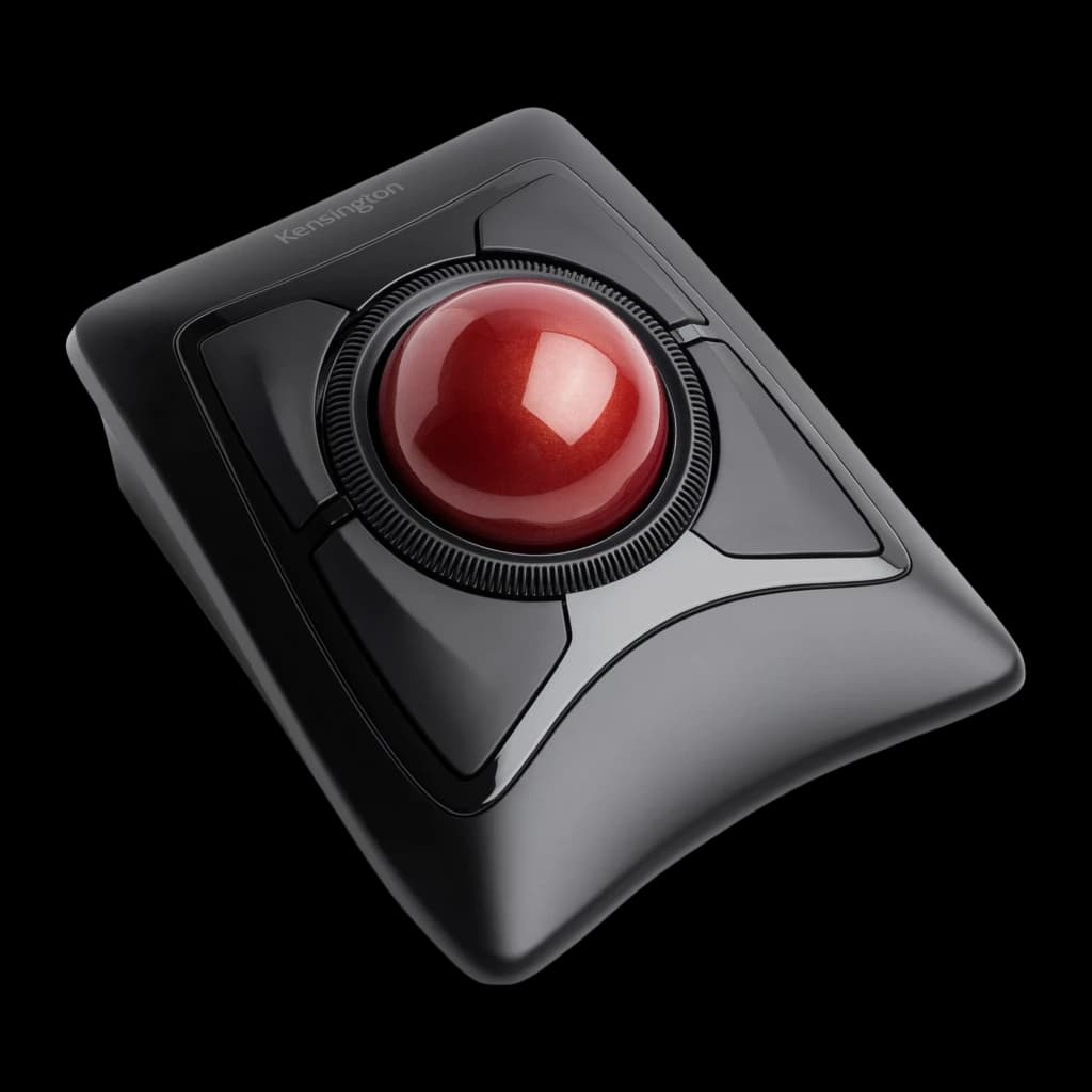 Kensington Expert Mouse Wireless Trackball Preto, vista frontal em ângulo: bola vermelha central, anel scroll e 4 botões