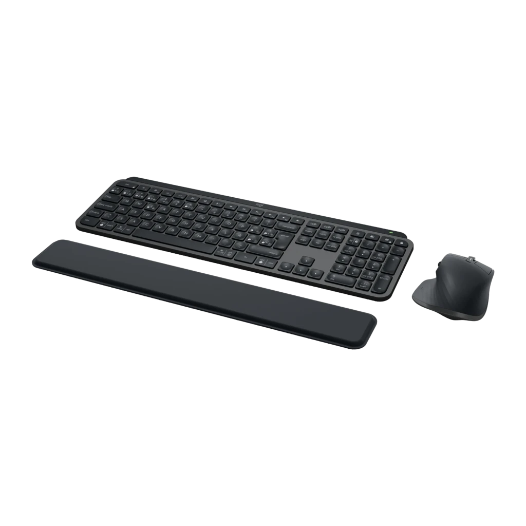 Logitech MX Keys S Combo Grafito, vista en perspectiva: teclado, reposamuñecas y ratón vertical en gris sobre fondo negro