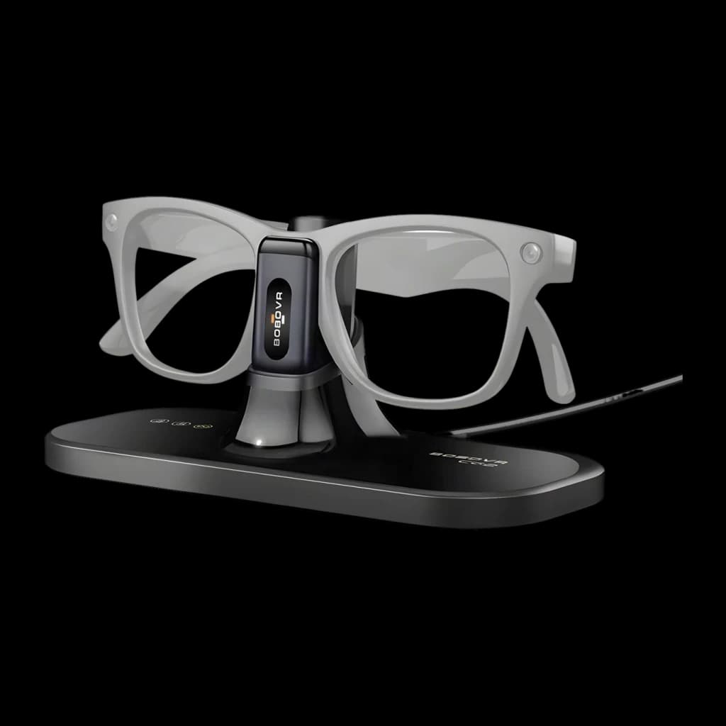 Base de carga BoboVR CG2 para gafas inteligentes Ray-Ban Meta, con soporte central magnético, indicador LED y diseño minimalista en negro y gris