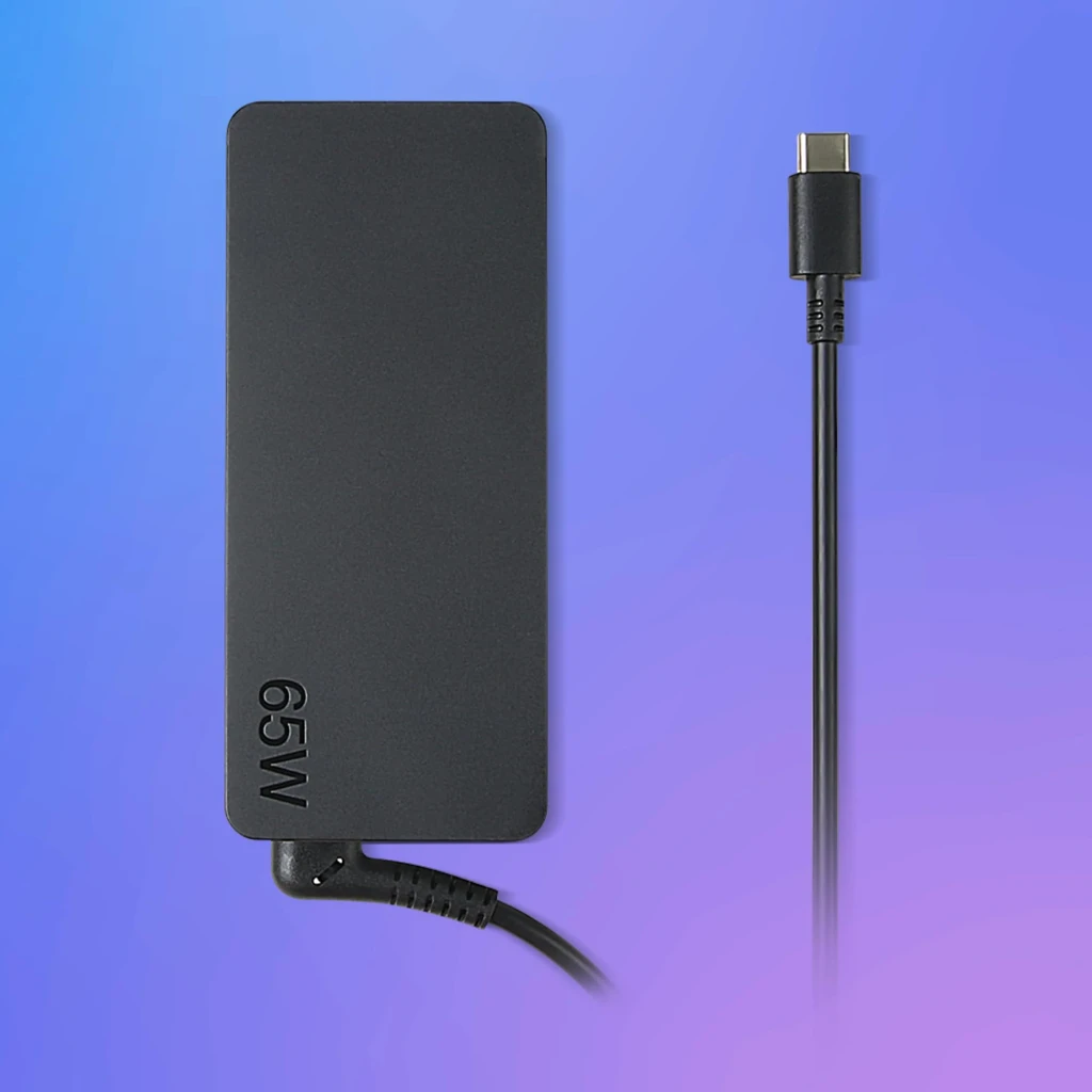 Carregador Lenovo Adaptador de CA USB-C 65W Preto, vista frontal: bloco preto com texto 65W e conector USB-C separado