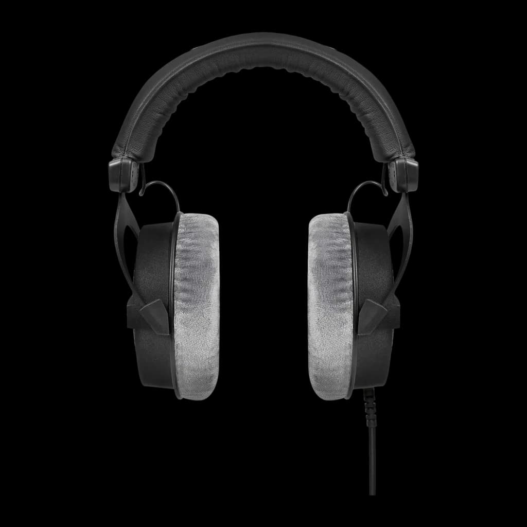 Casque Beyerdynamic DT 990 Pro Arceau Câble Jack 3,5 mm Noir, vue de face: coussinets en tissu gris et arceau rembourré