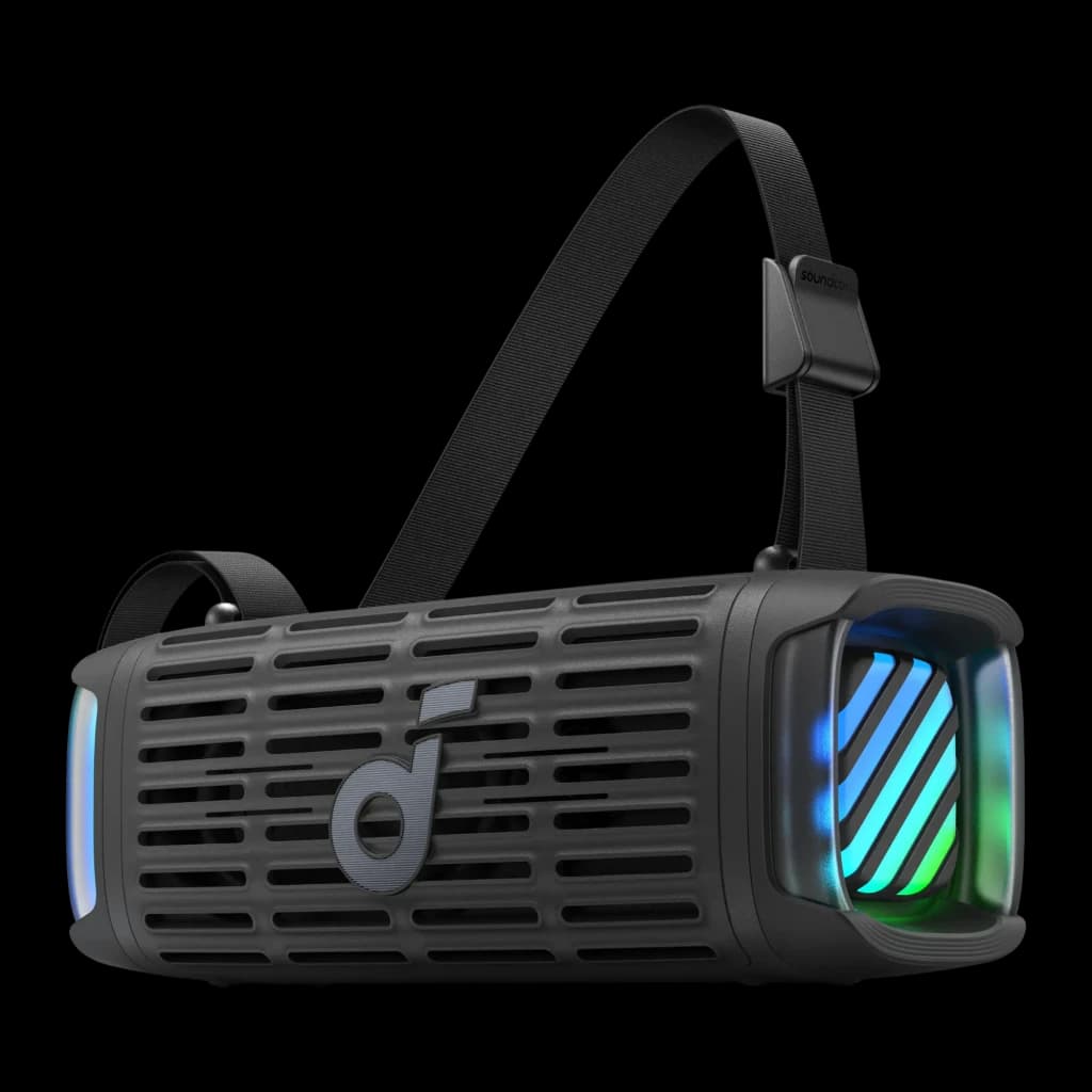 Altavoz Bluetooth Anker Soundcore Boom 3i IP68 50W 16h Negro, vista frontal en ángulo: rejilla, logo Soundcore, luces RGB