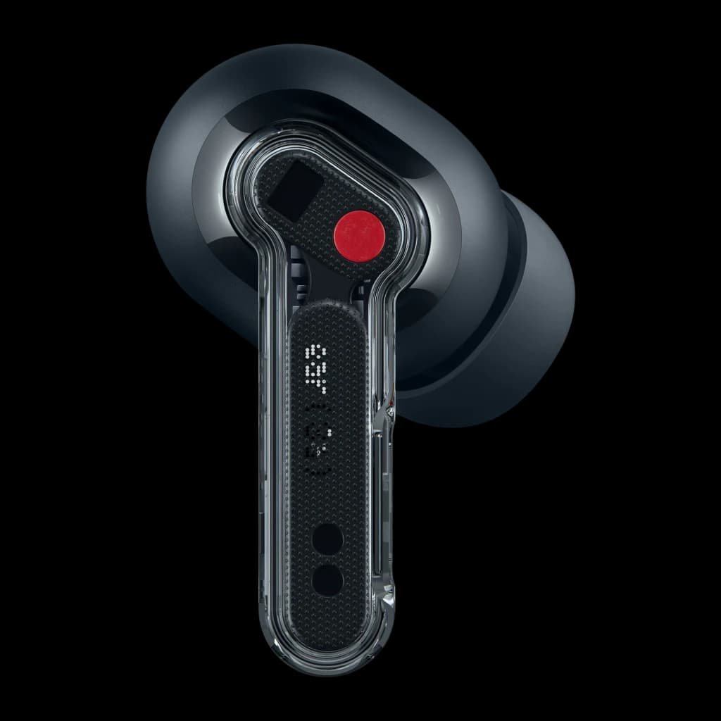Auriculares Nothing Ear 3a TWS con vástago transparente, detalle rojo en el botón, cuerpo negro mate y silicona ergonómica; diseño moderno y compacto