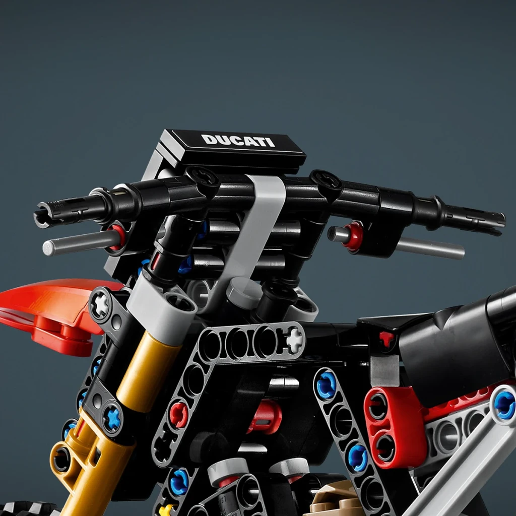 LEGO Technic 42238 Ducati Desmo450 MX Factory rojo y negro - vista principal - Ítem3