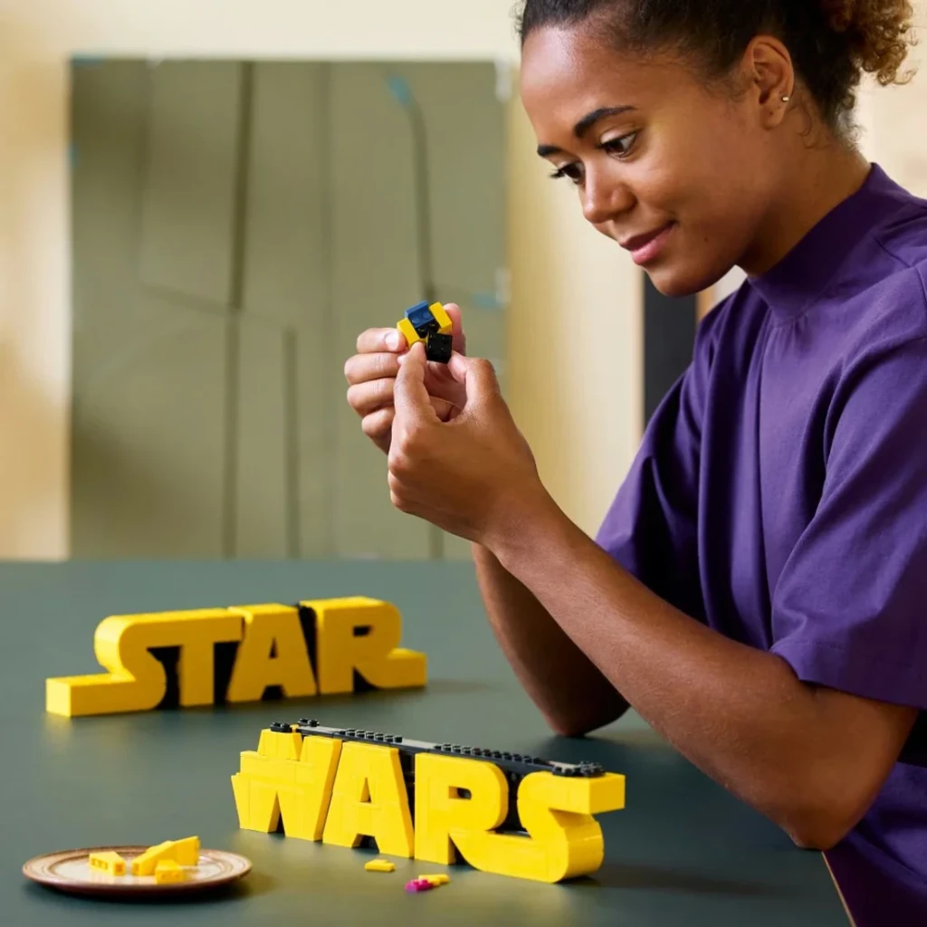 LEGO Star Wars 75407 Logo Star Wars construido con piezas - vista principal - Ítem4