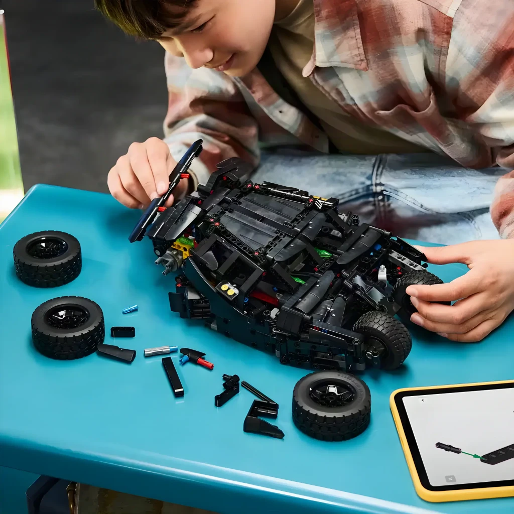 LEGO Technic 42239 Batmobile Tumbler negro - vista principal - Ítem4