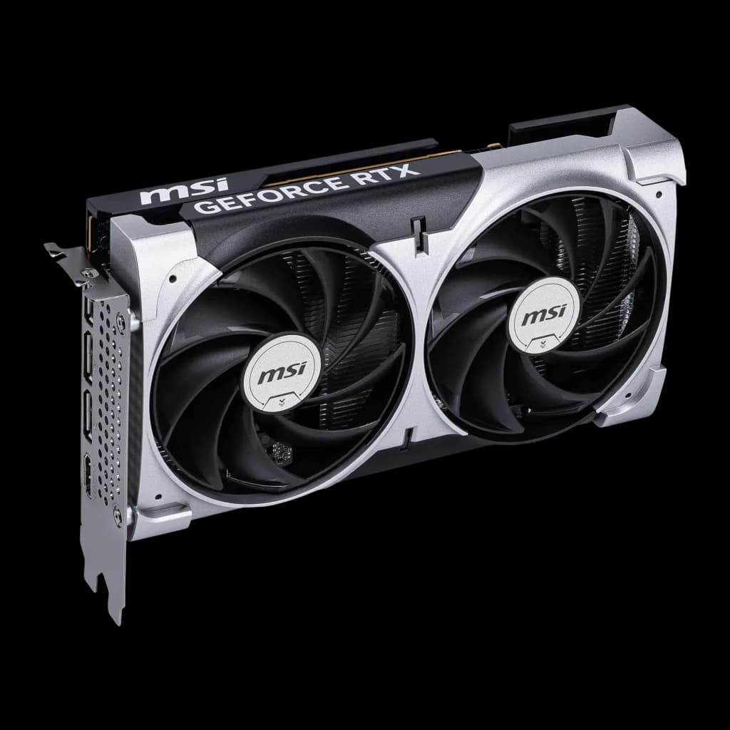 MSI RTX 5060 Ventus 2X OC 8GB plata, vista en ángulo: bracket con puertos, texto GeForce RTX en la cubierta