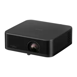 Epson V11HB73140 700lm 3LCD 4K noir, vue avant en angle: objectif, logo Bose et grille latérale