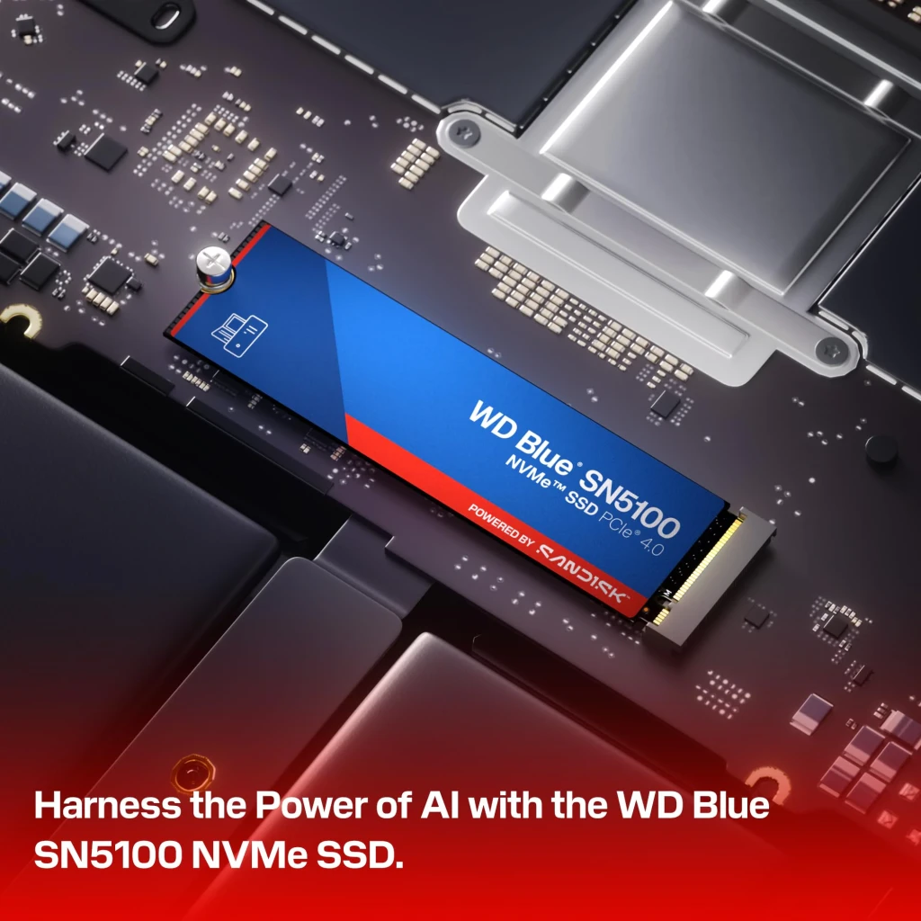 WD Blue SN5100 4TB bleu, vue de face: SSD M.2 avec étiquette bleue et rouge, logo NVMe PCIe 4.0 et connecteur doré - Ítem4