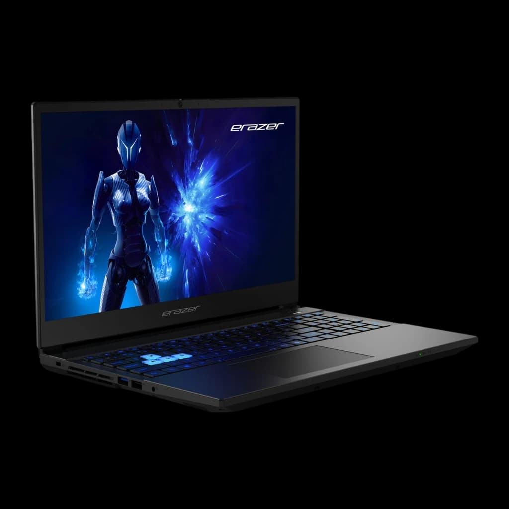 Medion Erazer MD62762 1TB Noir, vue de face en angle: personnage gaming à l'écran, clavier rétroéclairé bleu et ports