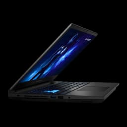 Medion MD62762 1TB Noir, vue latérale: écran avec fond gaming bleu, clavier rétroéclairé bleu et ports USB latéraux